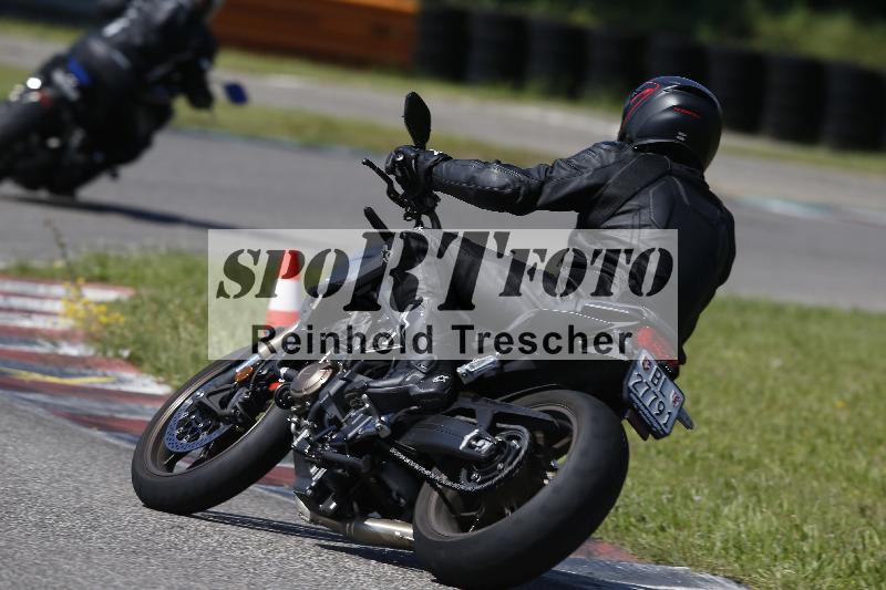 /Archiv-2024/29 12.06.2024 MOTO.CH Track Day ADR/Gruppe blau/60